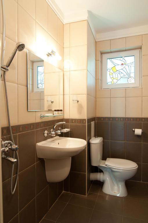 Guest House Hiora أتوبول المظهر الخارجي الصورة