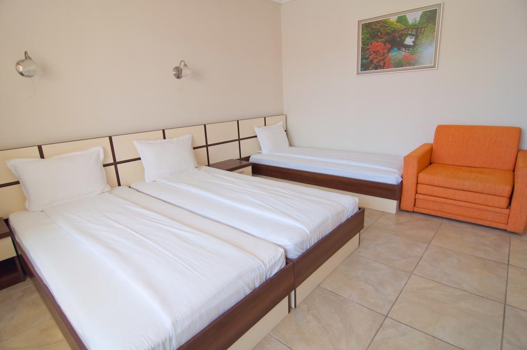 Guest House Hiora أتوبول المظهر الخارجي الصورة